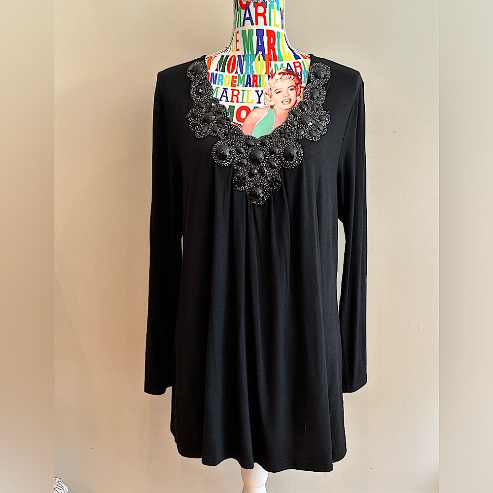 💥SALE💥Beta’s Choice NWT black long sleeve top with bling around neck.